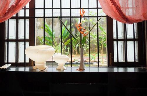 Hue House | Home 1990s