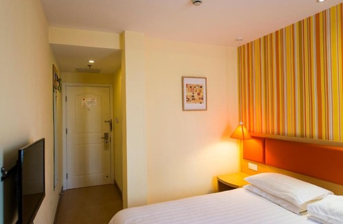 Zhong Shan Hotel | Home Inn Dalian Jinzhou Railway Station Stadium