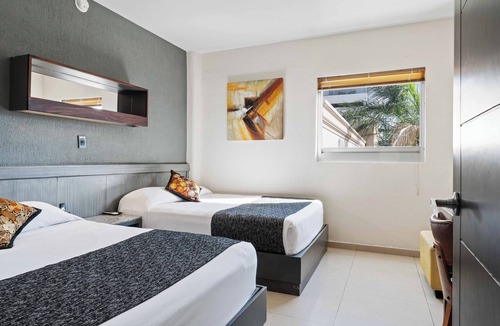 Tres Rios Hotel | Homesuites Zaragoza