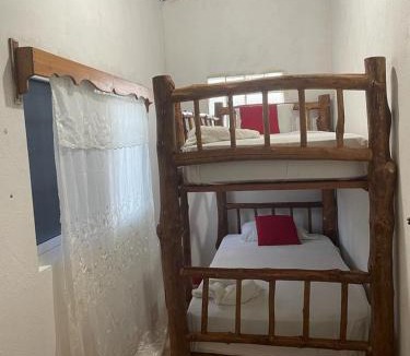 Rio Dulce House | Hostal Blood Moon