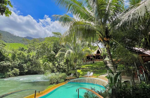 San Agustin Lanquin Hostel | Hostal Oasis The Traveler - Hostel