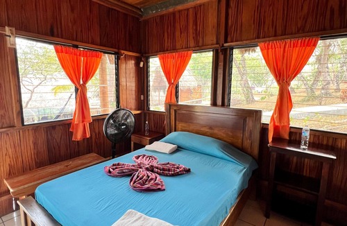 San Agustin Lanquin Hostel | Hostal Oasis The Traveler - Hostel