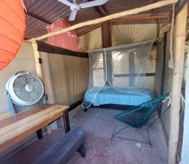 El Cacalote House | Hostal Roca Blanca