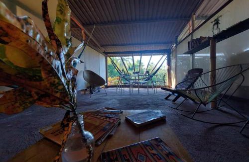 El Cacalote House | Hostal Roca Blanca