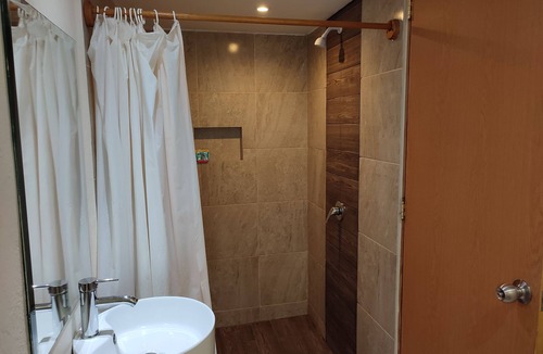La Poza Hotel | Hotel Ashly Loma Larga