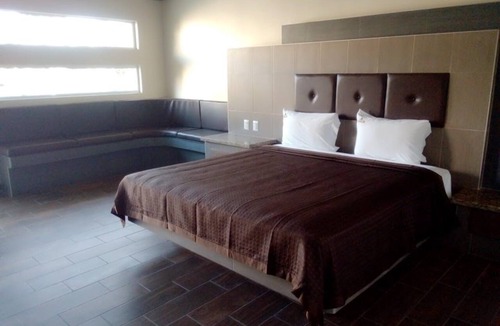Ensenada Hotel | Hotel Azteca Inn