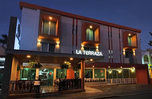Zona Dorada Hotel | Hotel Azteca Inn