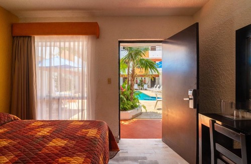 Zona Dorada Hotel | Hotel Azteca Inn