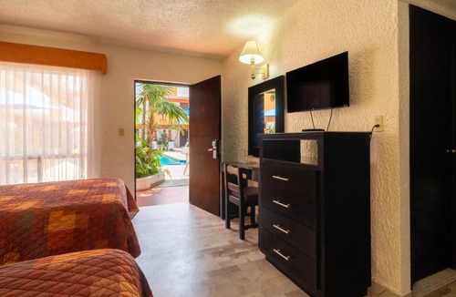 Zona Dorada Hotel | Hotel Azteca Inn