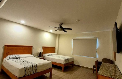 Avenida Revolucion Hotel | HOTEL BAJA