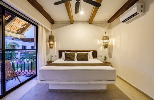 Gonzalo Guerrero Hotel | Hotel Banana Boutique & Spa by Paradise Hotels - 5th Av Playa del Carmen