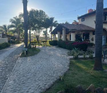 Mascota Hotel | Hotel Cabañas Rancho La Esmeralda