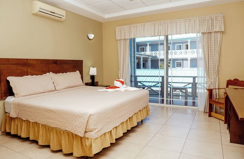 Flores Hotel | Hotel Casona del Lago