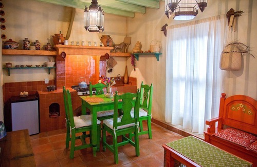 Bernal Hotel | Hotel Centenario Los Arroyitos