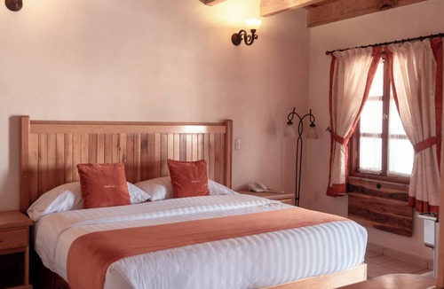 Jilotepec de Abasolo Hotel | Hotel La Casona