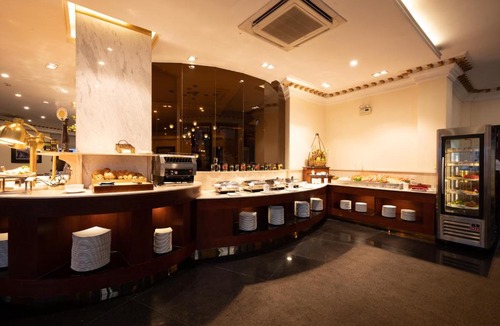 Bach Dang Riverside Hotel | Hotel Majestic Saigon