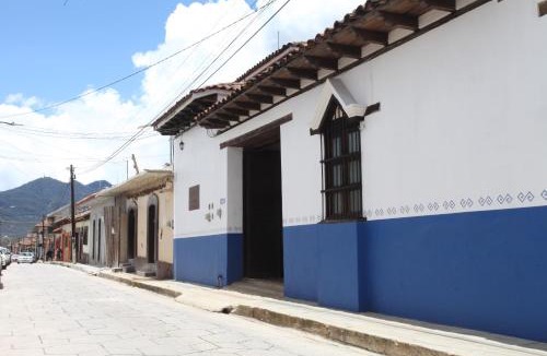 De Guadalupe Hotel | Hotel Ocho Barrios