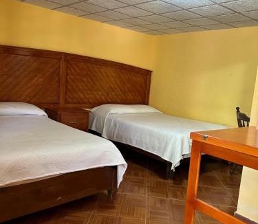 San Miguel Regla Hotel | HOTEL RESTAURANT LOS PRISMAS