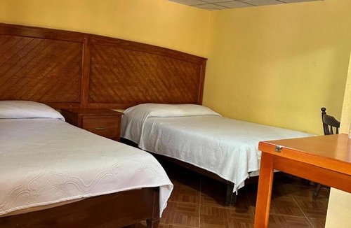 San Miguel Regla Hotel | HOTEL RESTAURANT LOS PRISMAS
