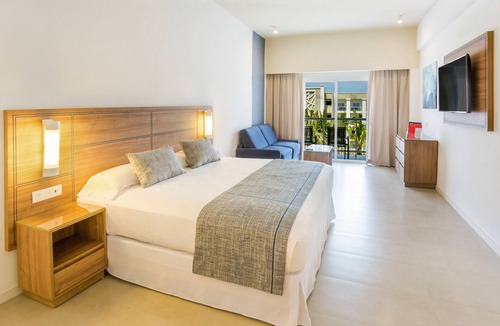 Cerritos Resort | Hotel Riu Emerald Bay - All Inclusive