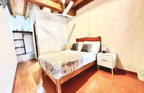 Santa Maria Ahuacatlan Bed & Breakfast | Hotel Room, one block from Lake Cent 6