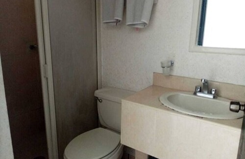 Ciudad Victoria Hotel | Hotel Santander Inn & Suites