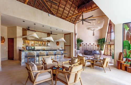 Zona Hotelera Hotel | Hotel Shibari Tulum - Restaurant & Cenote Club