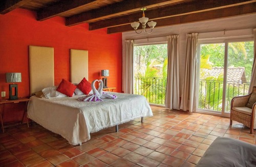 Mascota Hotel | HOTEL VILLA CANTABRIA