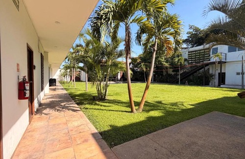 Crucero Tezoyuca Hotel | Hotel y Jardín Las Asadas, Bar y Grill