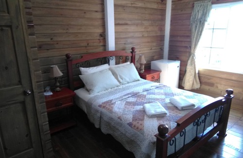 Puerto Barrios House | Hotel y Restaurante Casa Escondida