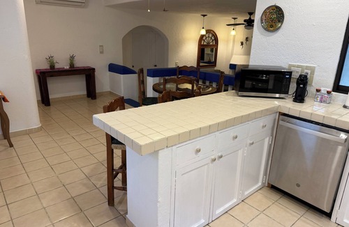 Campo de Golf Fonatur Condo | Hotel Zone convenience, with the comforts of home! Sleeps 6- King and 2 queens