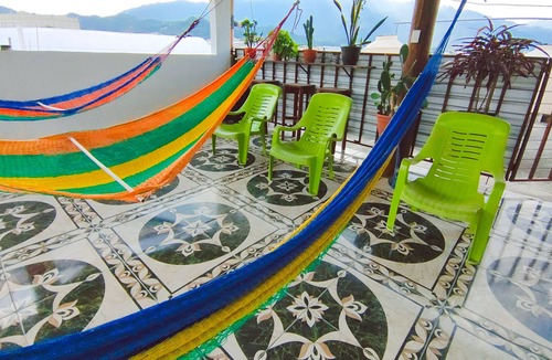 Esquipulas House | House/Apartment (sleeps 12) 3 minutes from the Basilica. + A/C, parking, and free Wi-Fi.