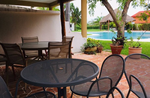 Punta Cancun Villa | House buganvilias in hotel zone Cancún, with pool