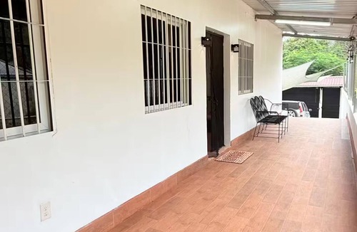 Flores House | House for 6 people