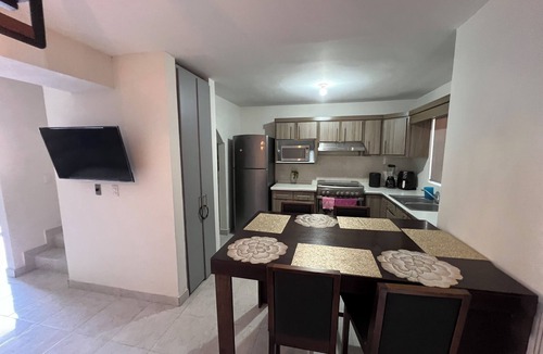 La Noria House | House in residential area, near TSM