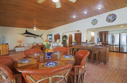 Manzanillo House | House right on sandy Miramar Beach