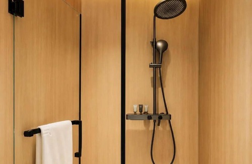 Xinyuan Hotel | Houshan Park House
