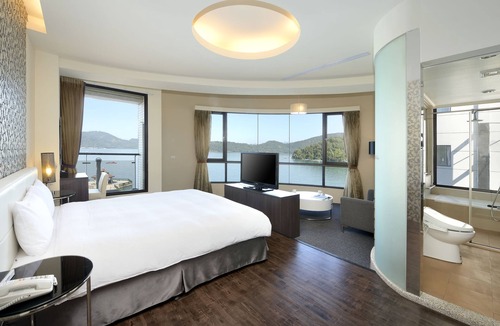 Yuchi Bed & Breakfast | Hu Yue Lakeview Hotel