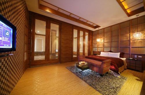 Shalu District Hotel | Hua Mu Lan Hotel
