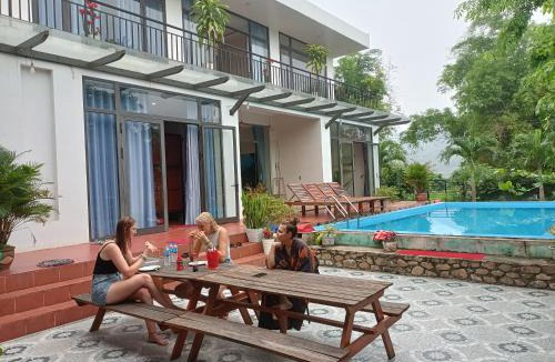 Son Trach Hotel | Hugo Homestay