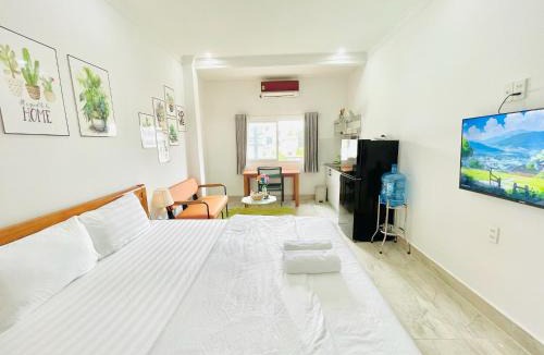 An Phu Apartment | I Riverside 305A I Spacious Studio w Window & Kitchen