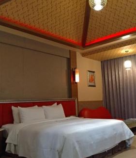Fengshan District Hotel | I Travel Motel