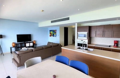 North Hotel Zone Condo | ICON PENTHOUSE Condo 3 bed 3.5 bath with rooftop Jacuzzi - Beachfront
