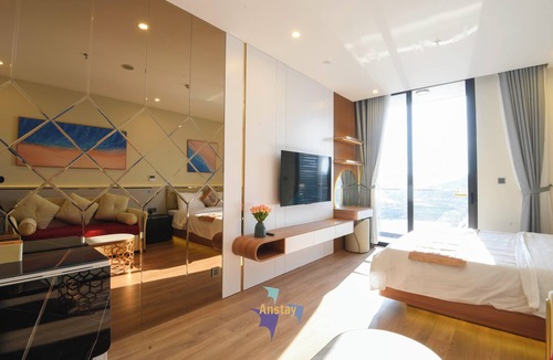 Ha Long Apartment | ICON40 Halong Fully Furnished Studio Netflix