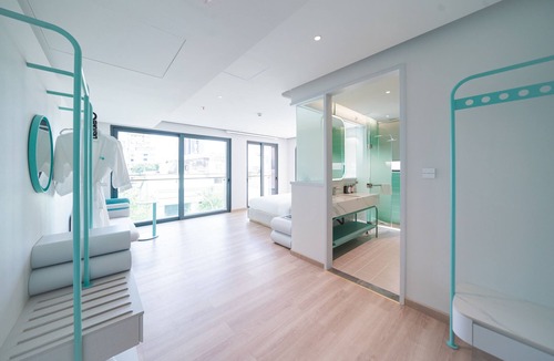 Nguyen Thai Binh Hotel | IconSphere Hotel
