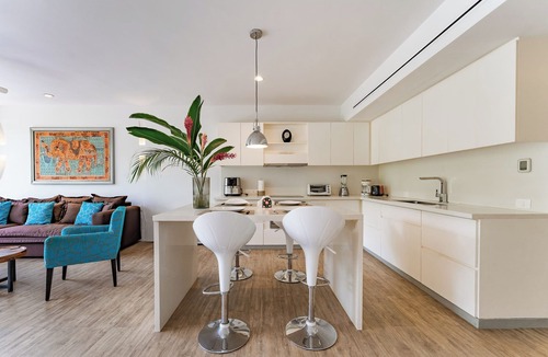 R Condo | Ideally Located Condo Near Everything