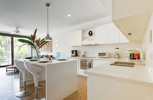 R Condo | Ideally Located Condo Near Everything