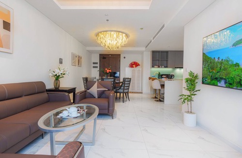 District 5 Apartment | Imperial Suites by Kieu by Kita