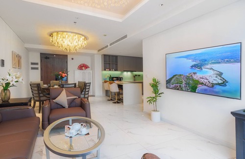 District 5 Apartment | Imperial Suites by Kieu by Kita