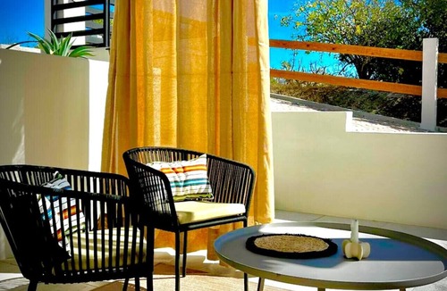 Vinorama Villa | Intimate Ocean Retreat · Walk to Beach · Pool & Spa
